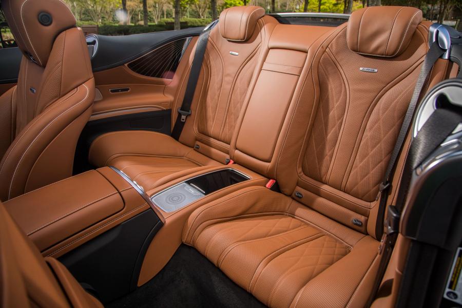 Интерьер Mercedes-AMG S65 Cabriolet (A217) 2018 года  (NA) (фото 19 из 42)